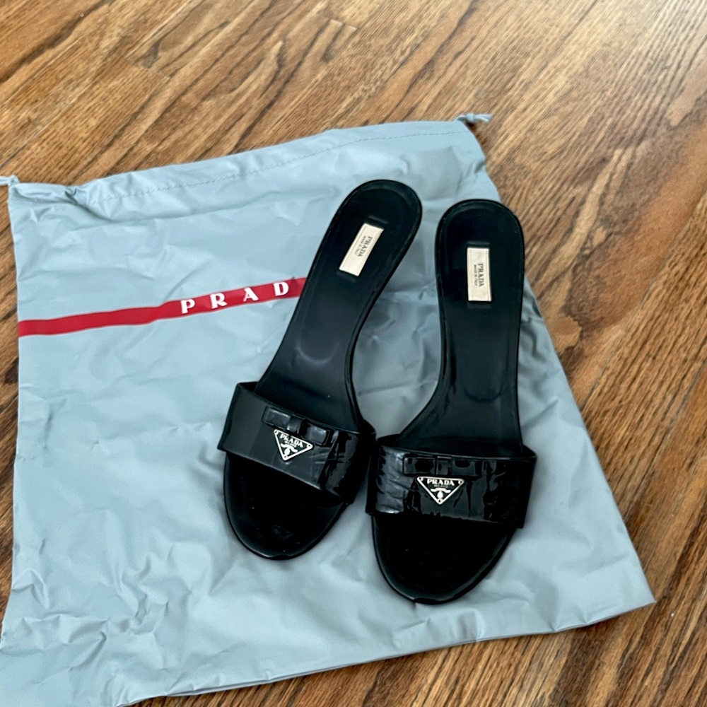 Vintage Prada Wedges with little bows! Size 38